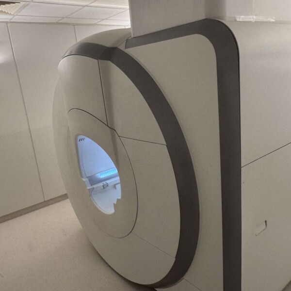 Siemens Aera 1.5T - 2016