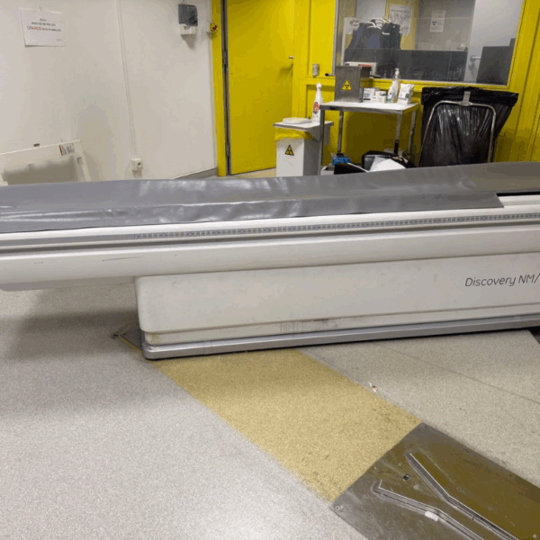 GE Discovery NM/CT 670 - 2012