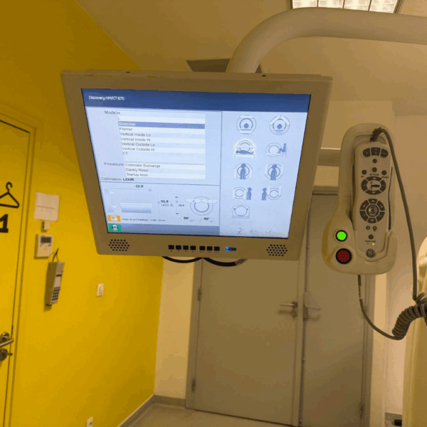 GE Discovery NM/CT 670 - 2012