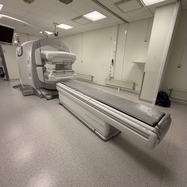 GE Discovery NM/CT 670 - 2012