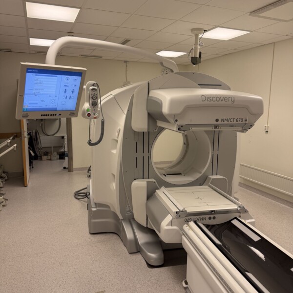 GE Discovery NM/CT 670 - 2012