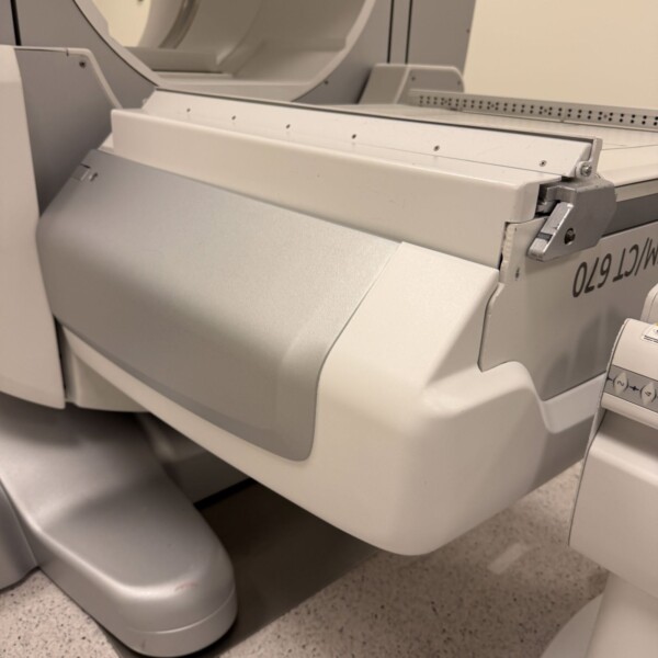 GE Discovery NM/CT 670 - 2012