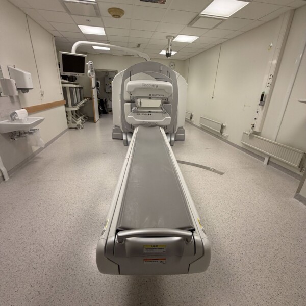 GE Discovery NM/CT 670 - 2012
