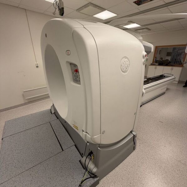 Discovery NM/CT 670 GE 2012