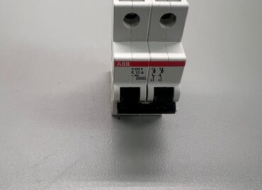 2- Pole Miniature Circuit Breaker kit for PDU GE